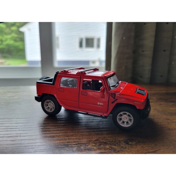 2018 Kintoy/Kinsmart - 2005 Red Hummer H2 SUT - Scale 1/40 - China - Picture 1 of 9